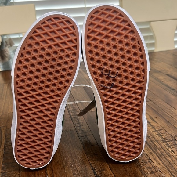 Vans Sk8 hi White and Green Sneakers in Douglas Fir Suede Waffle Sole HEIQ - Picture 11 of 13